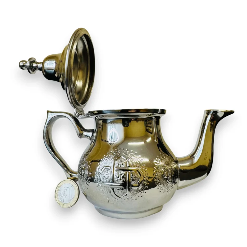 Sidabruotas rankų darbo arbatinukas (S dydis). atidarytas dangtis