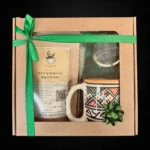 DOV1006-01 Dovanų rinkinys „Maroko spalvos“ su rankų darbo puodeliu geltonu iš Maroko ir desertine arbata