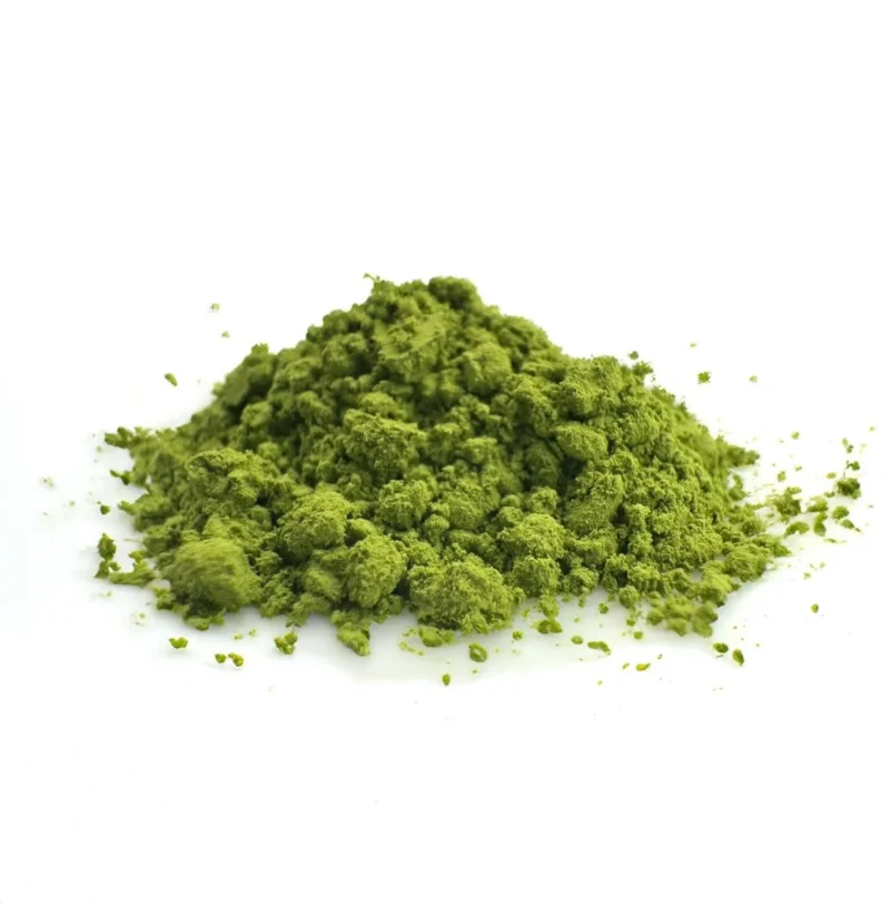 Ryškiai žalios spalvos Matcha Kumo miltelių krūvelė