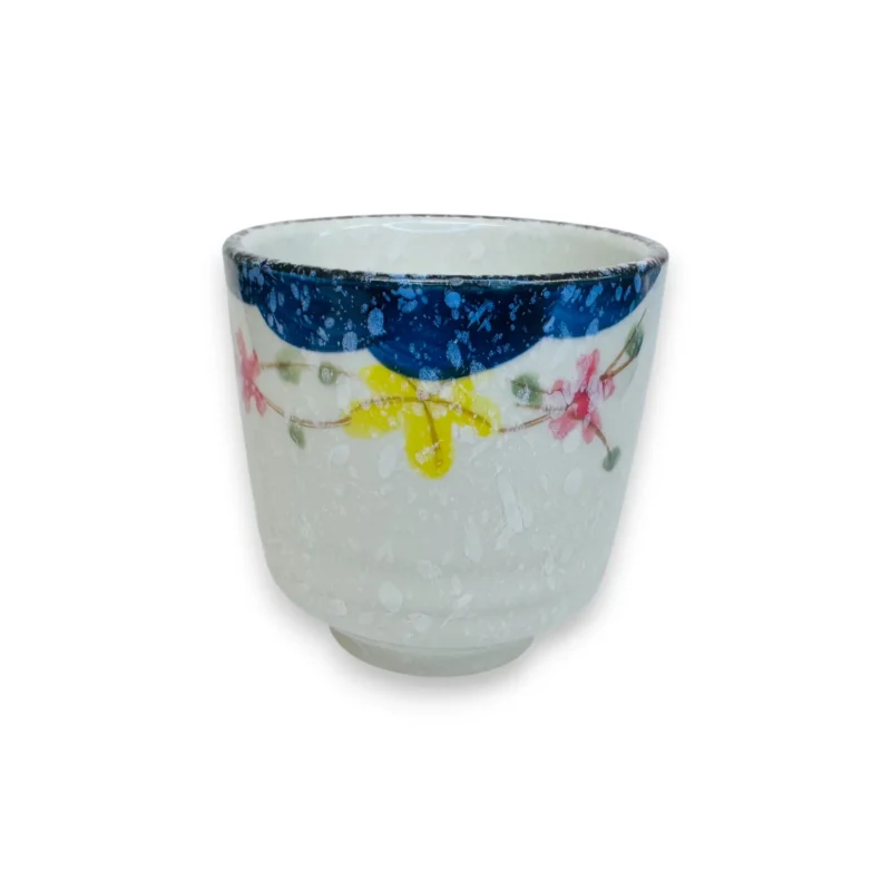 Keramikinis puodelis su rudeninių lapų vainiku