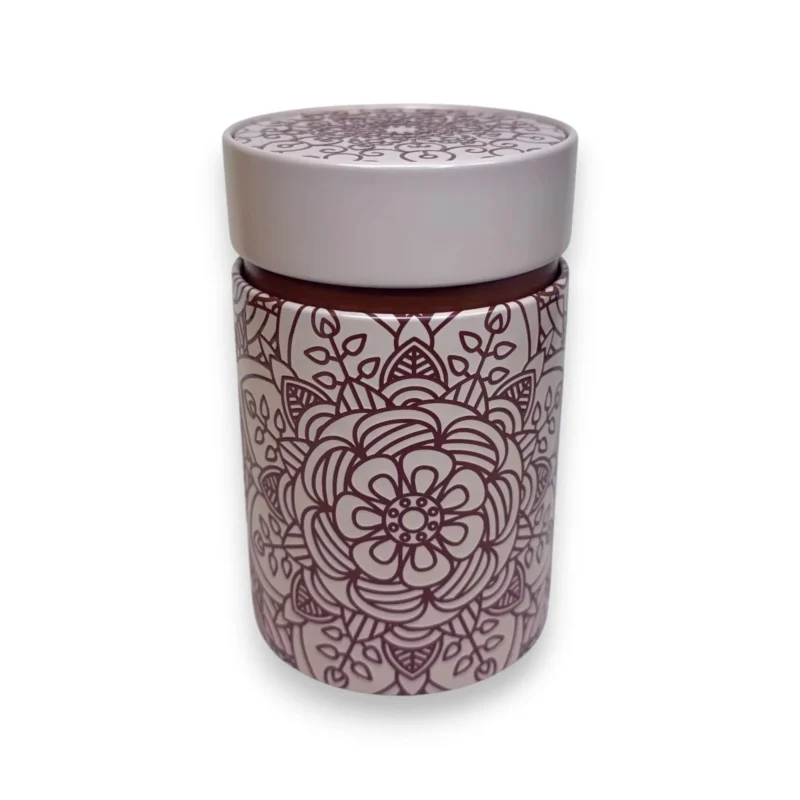 Kreminis arbatos indelis su rudais mandala ornamentais