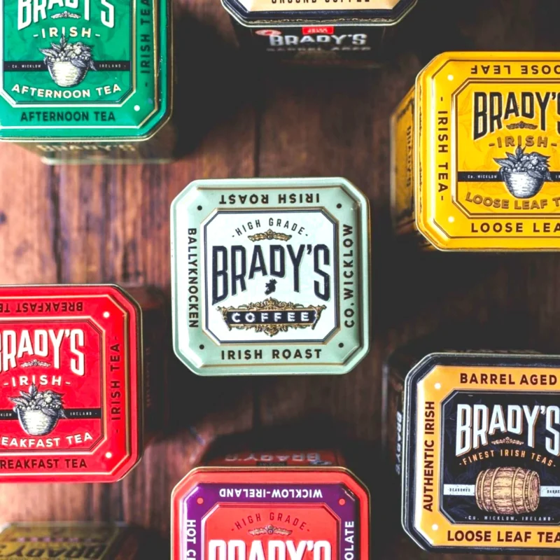 Brady's Coffee ir Brady's Irish Tea prabangių arbatos ir kavos skardinių kolekcija
