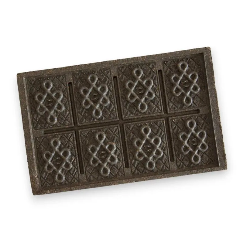 PUE50004-01 Presuota Pu-erh arbata - plytelė 500 g padalinta į sekcijas su tradiciniu ornamentu