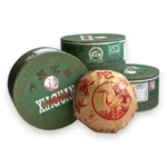 XiaGuan Jia Ji brandinta Sheng Pu-erh arbata dėžutės ir popieriuje įvyniota Tuocha