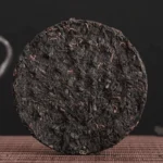 SK00118-05 Tamsiai rudas brandintos Shou Pu-erh arbatos blynas XiaGuan Gan Pu Er