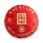 Bingdao-Pu-erh-arbata-357g-blynas-baltame-fone Premium Bingdao Pu-erh arbata 357g blynas raudonoje pakuotėje